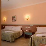 Center 3 Hotel 3*