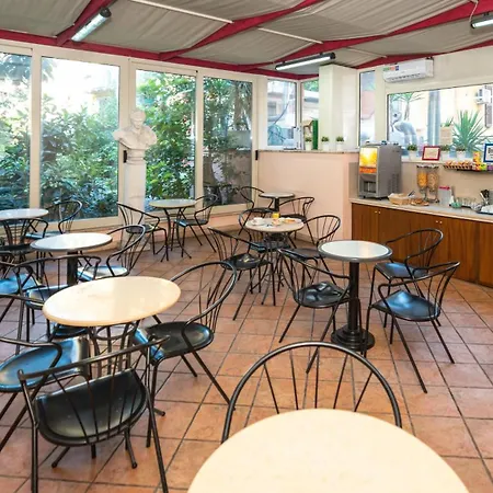 センター 3 ホテル