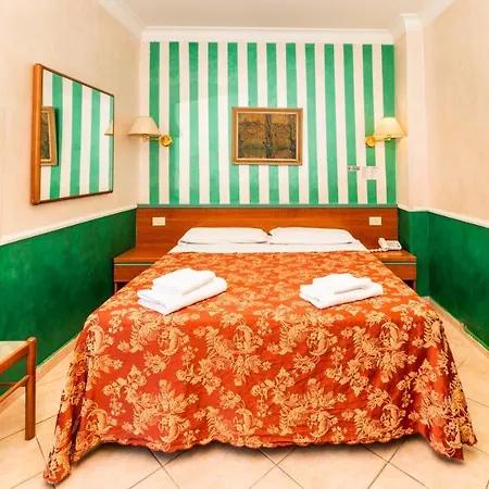 Hotell Center 3 3*