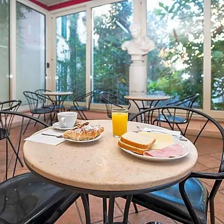 Center 3 Hotel
