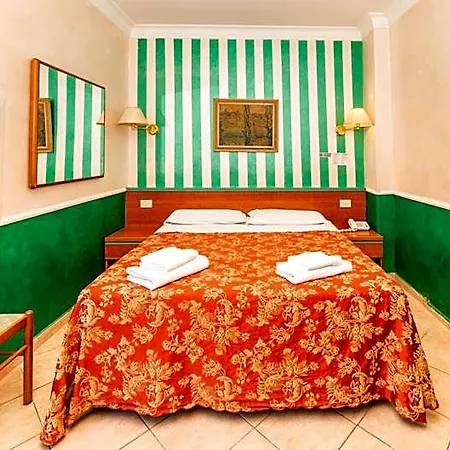 Center 3 Hotel 3*