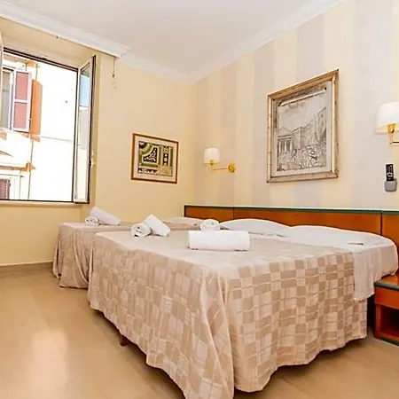 Center 3 Hotel 3*