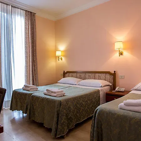 فندق Center 3