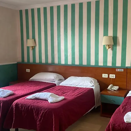 Center 3 Hotel 3*